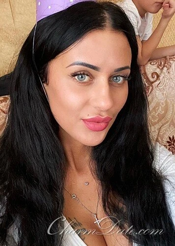 Ella Profile image 1